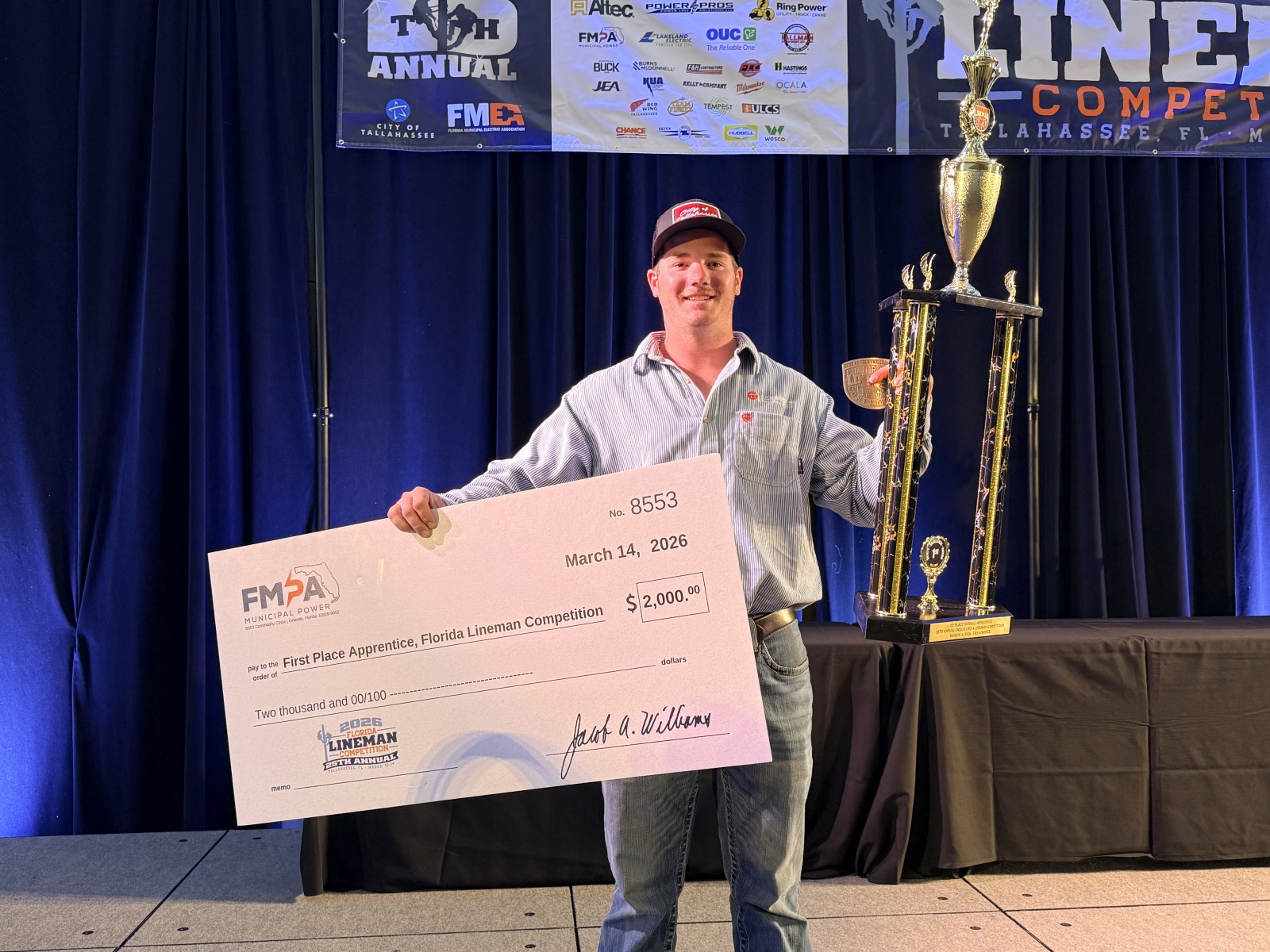 Lineman Accepting Award